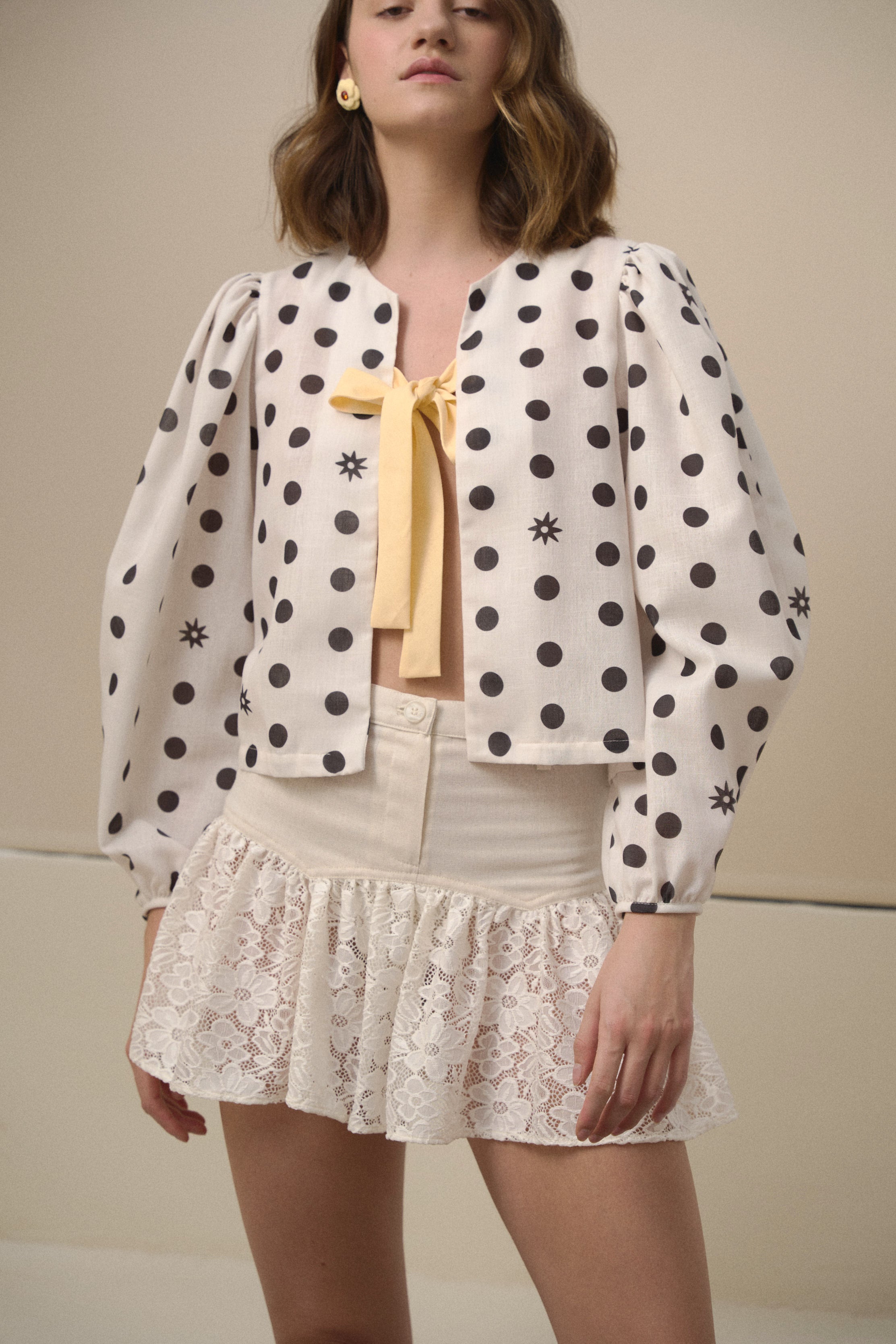 SAND LACE MINI SKIRT